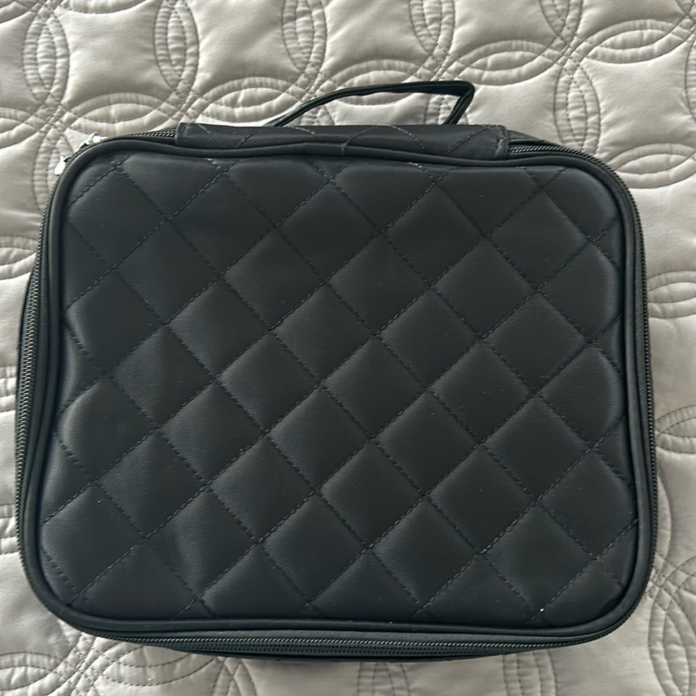 NWOT travel cosmetic bag